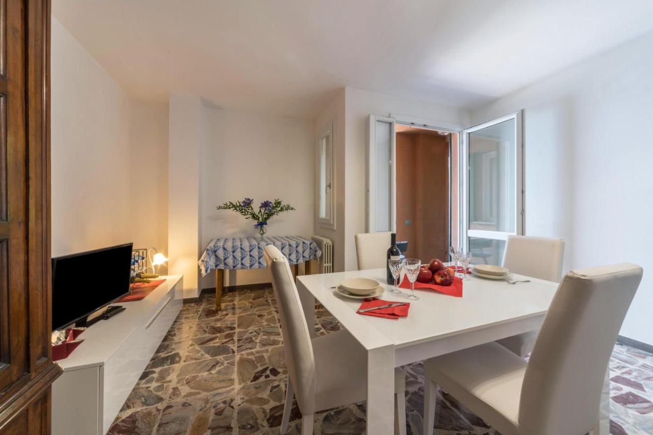Ferienwohnung The House With Red Sunsets Varenna Exterior foto